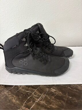 VIVOBAREFOOT Men's Tracker Firm Ground  Waterproof Boots EU 41 M US 8 EUC